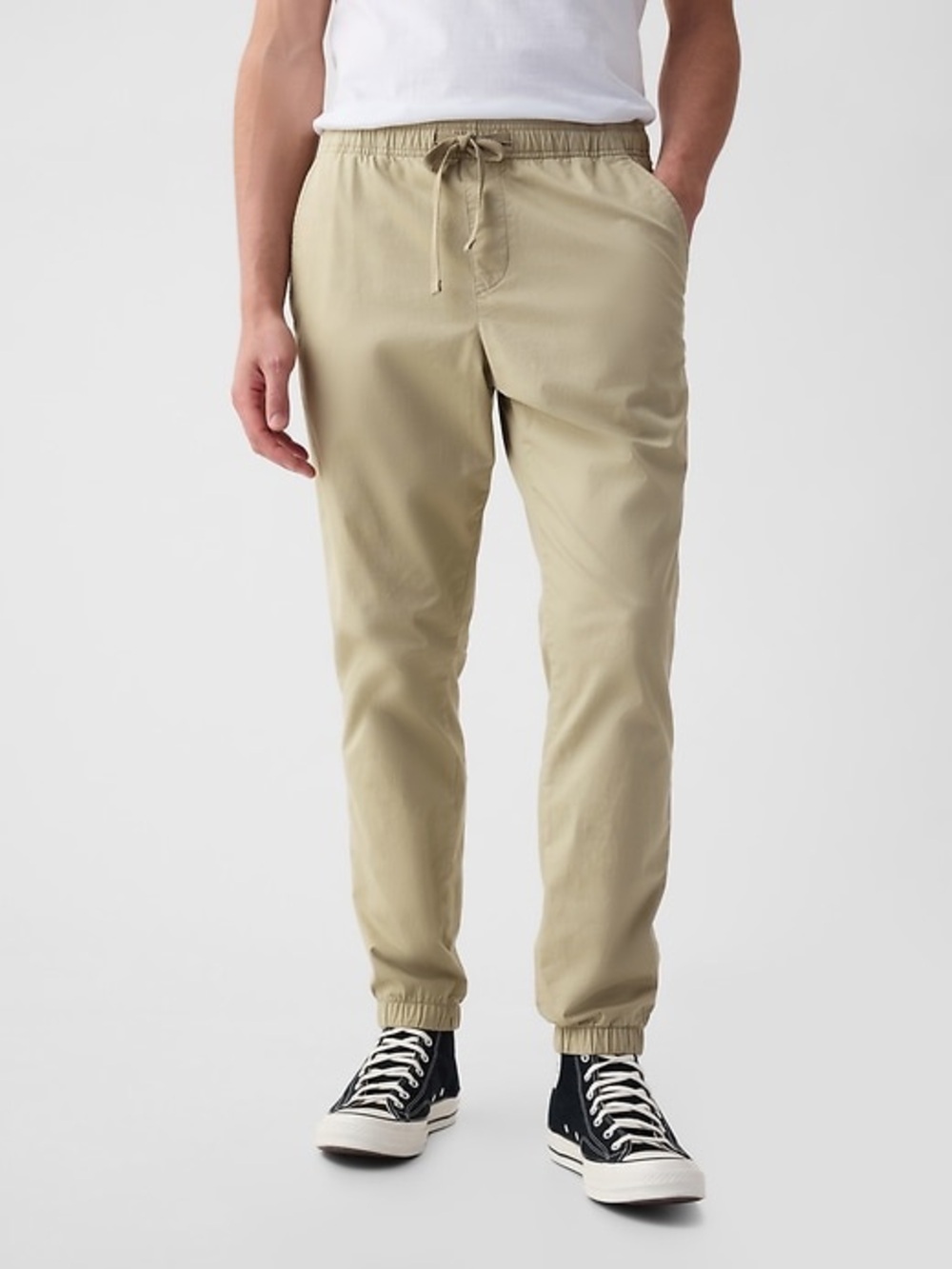 GAP Men's Drawstring Jogger Pants in Khaki Canvas Slim